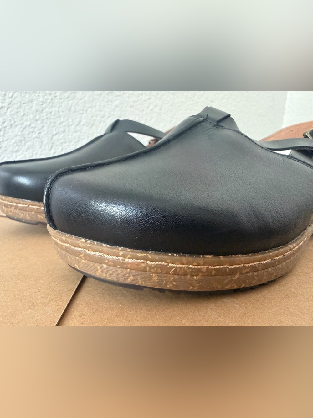 Softwalk Arica, Black Leather Sandals, size 9,5WW - Picture 4 of 11